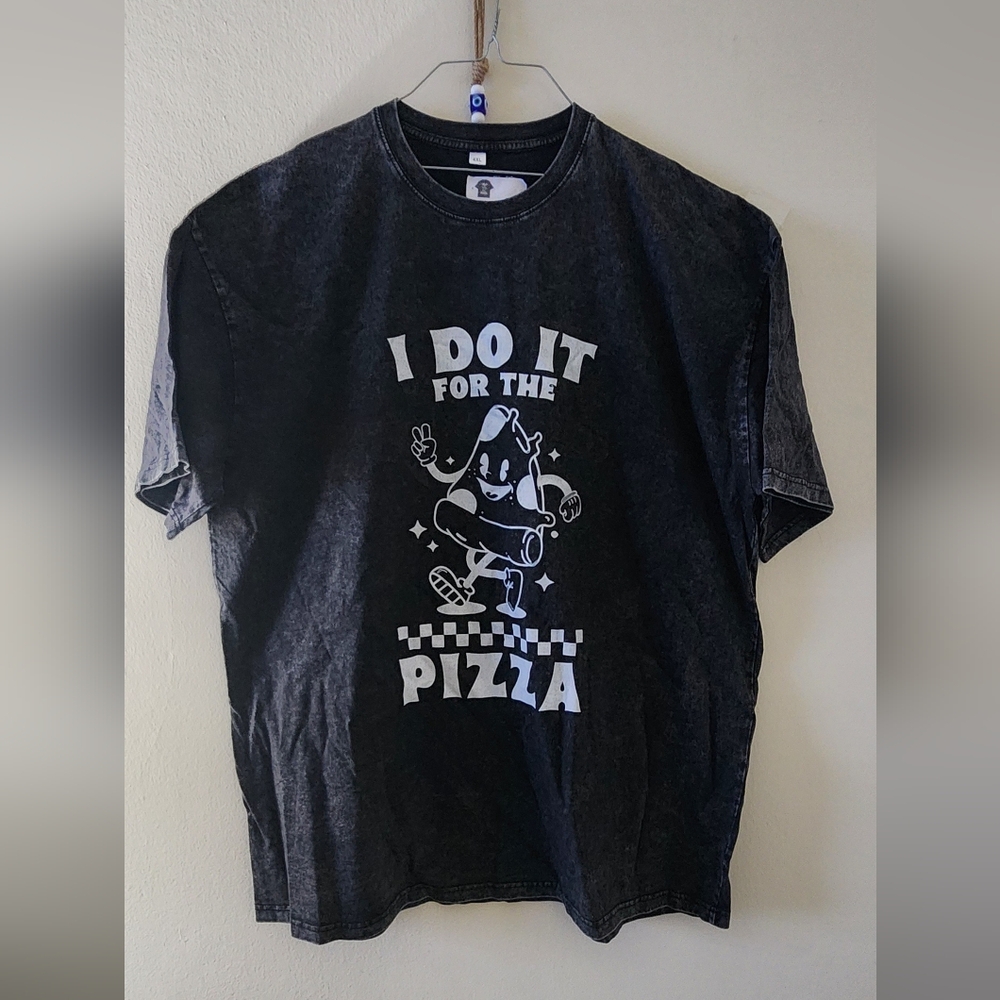 Black Graphic Tee - "I Do It For The Pizza"